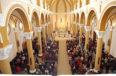 Con una solemne procesi�n y misa Jun�n conmemora a su Santo Patrono