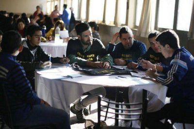 El massismo mendocino quiere una ley de cupo juvenil para acceder a cargos
