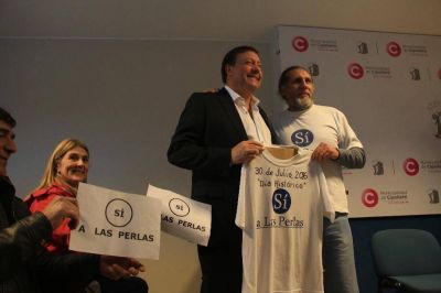 Avanza la municipalizaci�n: �A partir de hoy las calles de Las Perlas son p�blicas�