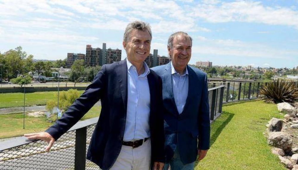 A Macri lo espera en Crdoba una Caja de sorpresas