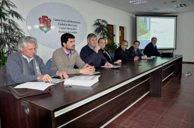  GTI present� ante intendentes de la regi�n su propuesta de tratamiento de la basura