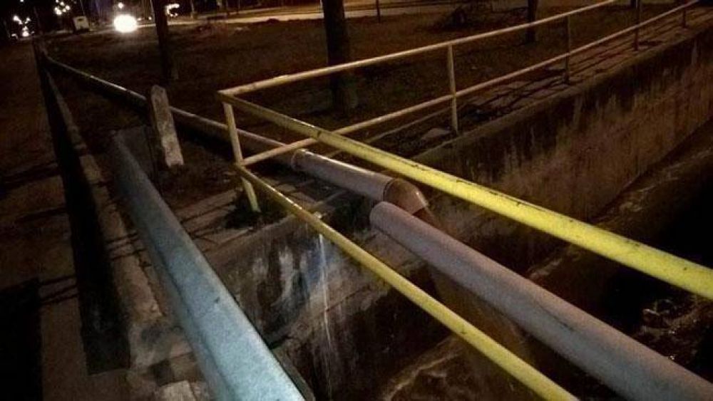 Provincia intim� a la Municipalidad por desviar residuos cloacales a la laguna