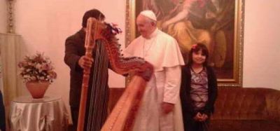 Arpa paraguaya donada al Papa Francisco será conservada en el Pontificio Instituto de Música Sacra