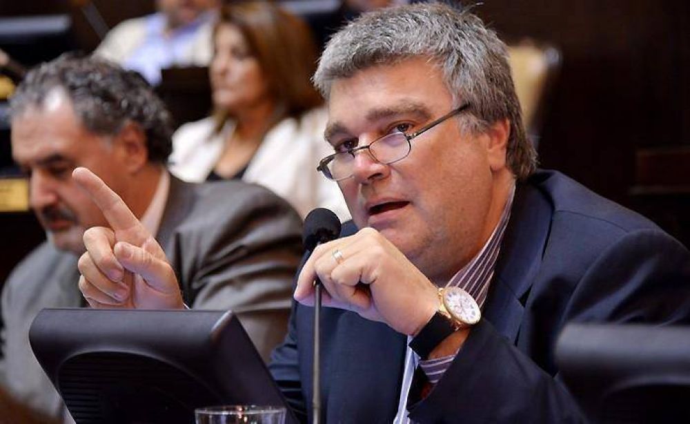 �Oso� D�az: �Los intendentes est�n m�s preocupados por la caja de la polic�a que por la seguridad de los vecinos�