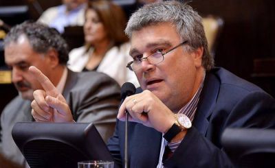 �Oso� D�az: �Los intendentes est�n m�s preocupados por la caja de la polic�a que por la seguridad de los vecinos�