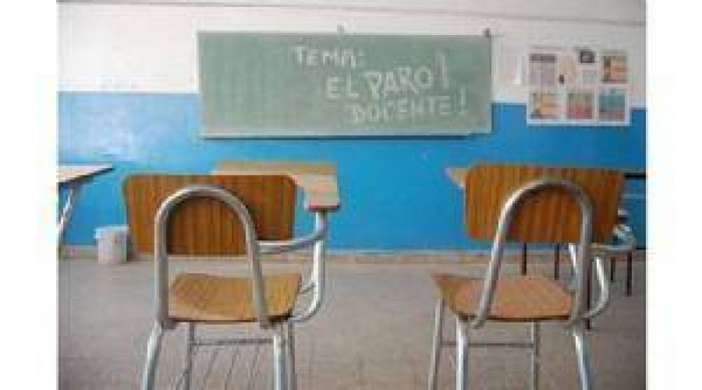 El acatamiento al paro docente super� el 90%