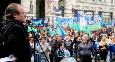 Paro docente y de auxiliares: la adhesi�n en Dorrego super� el 35 por ciento