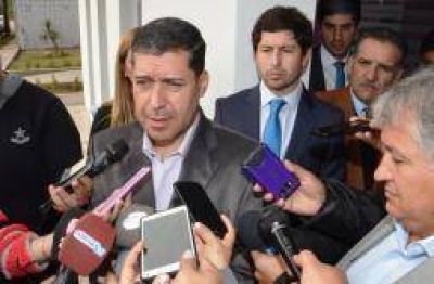 Casas rechaz� aumentar fondos a Capital, pero igual hubo acuerdo