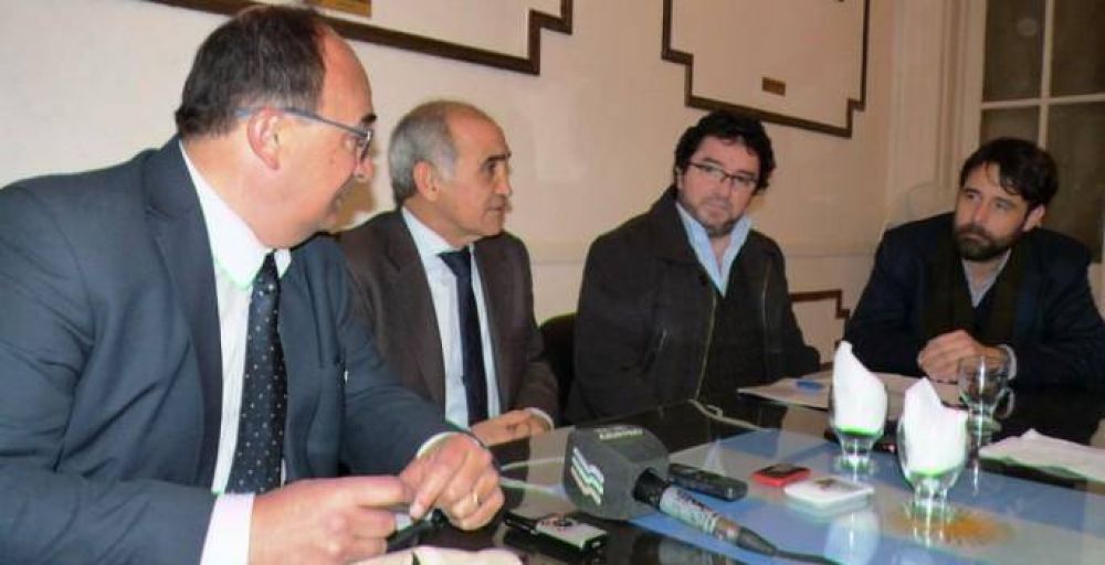 Confirman obras y viviendas para Saladillo
