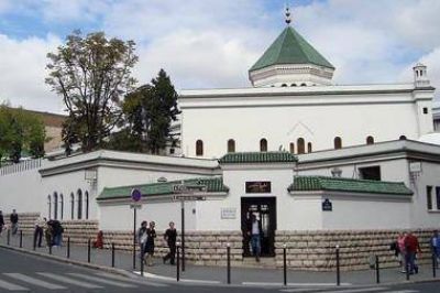 Francia advierte que cerrar� m�s mezquitas y expulsar� a imanes extranjeros