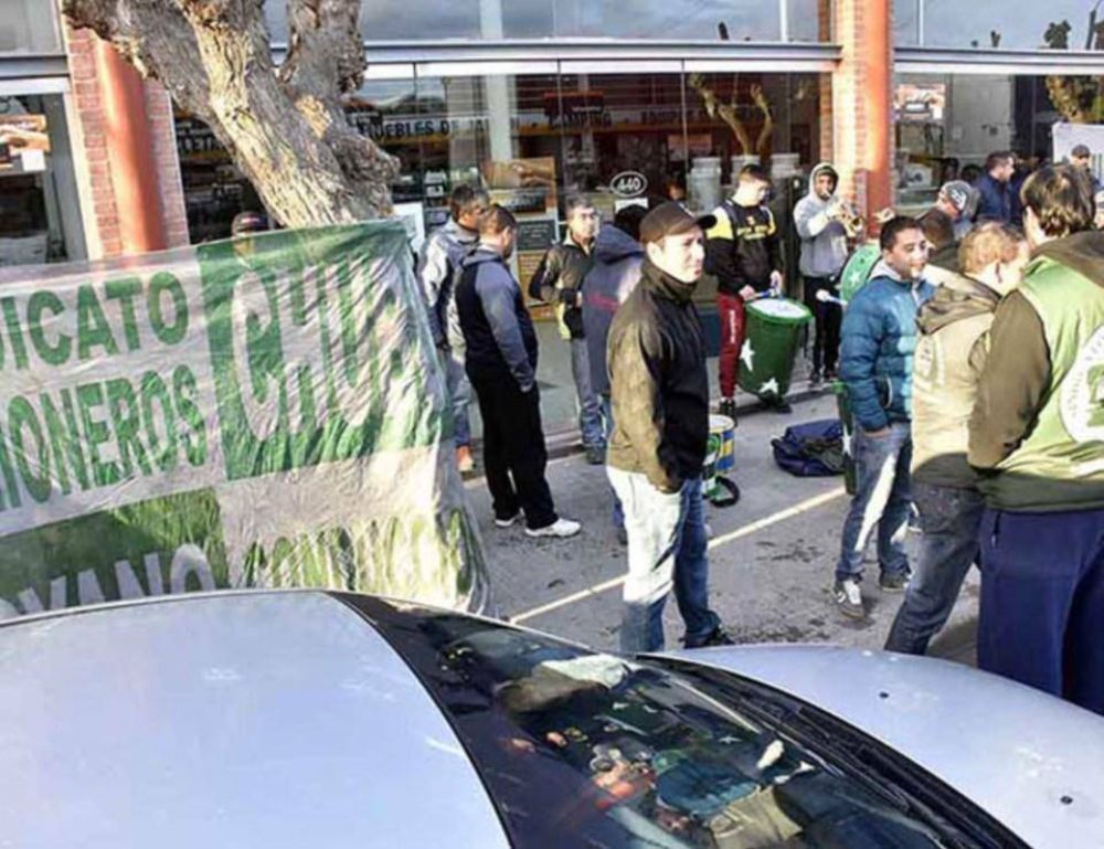 Despidos y protestas en la firma Lucaioli