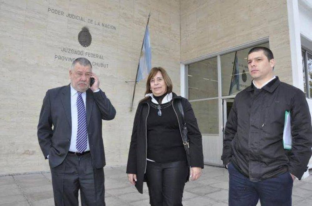 El FPV de Chubut present� un amparo contra la venta de tierras a extranjeros
