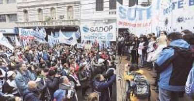 Educaci�n convoc� a sindicatos docentes por reapertura de paritarias