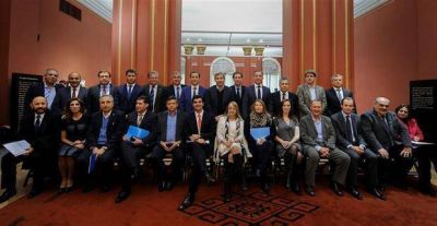 El Gobierno y las provincias pactaron la devoluci�n de fondos