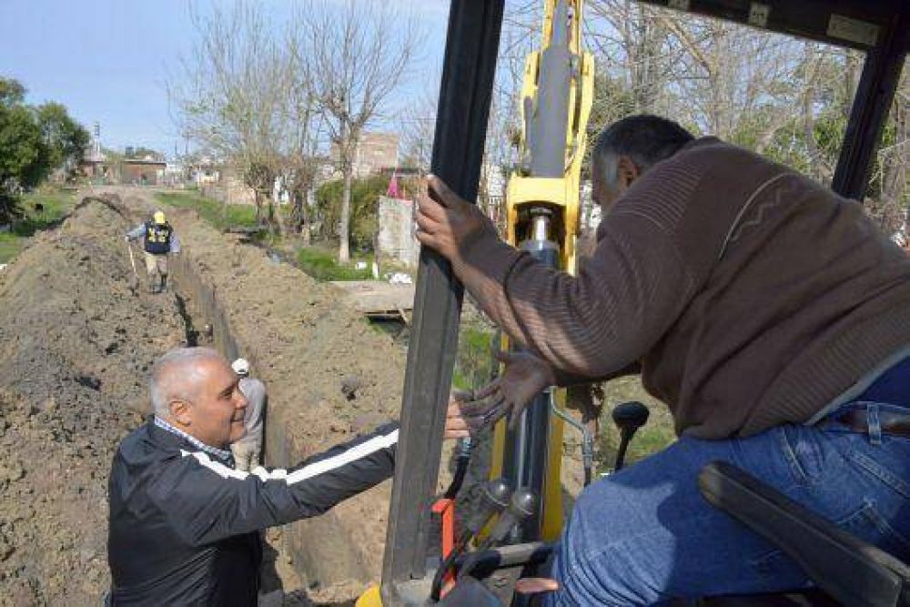 Avanza la construcci�n de 1.500 metros de cloaca en los barrios Ponce y N�stor Kirchner