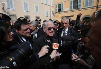 P. Lombardi: �10 a�os de servicio al lado de dos grandes Papas, una bell�sima llamada�