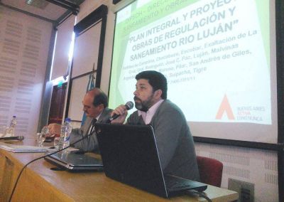 Obras en el r�o Luj�n: reservorios, ampliaci�n y remoci�n de puentes