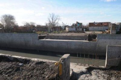 Construyen un nuevo puente para mejorar la conexi�n en los barrios