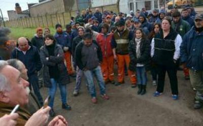 Palacio interrumpi� una asamblea y pidi� a municipales que vuelvan a trabajar