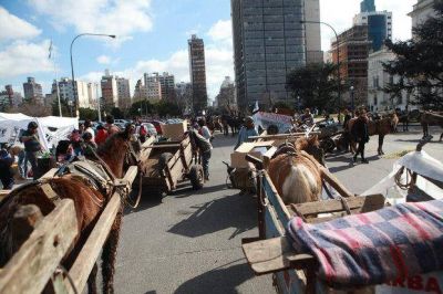 Eval�an sumar a los cartoneros a la recolecci�n de los residuos secos