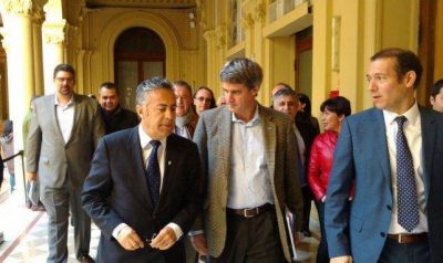 Cornejo particip� del acuerdo para la devoluci�n escalonada de coparticipaci�n