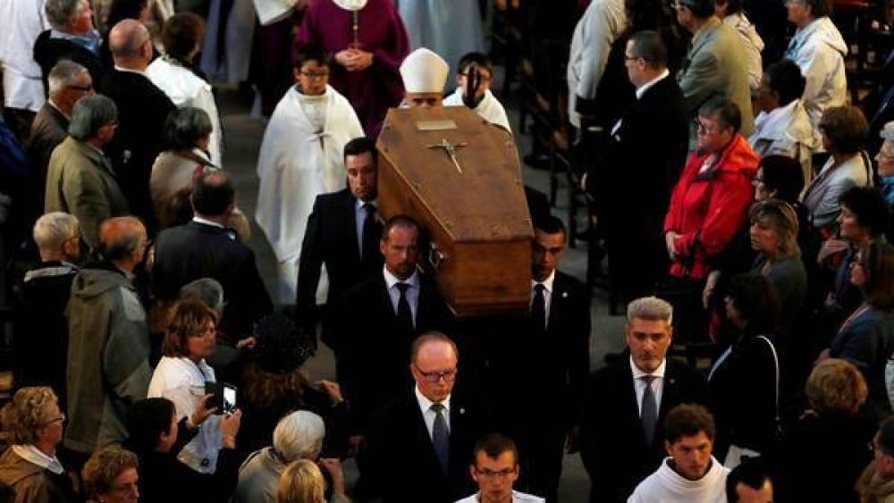 Emotivo funeral del sacerdote asesinado por el ISIS en Francia