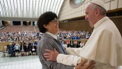 El Papa ordena estudiar la posibilidad de que las mujeres sean diaconisas