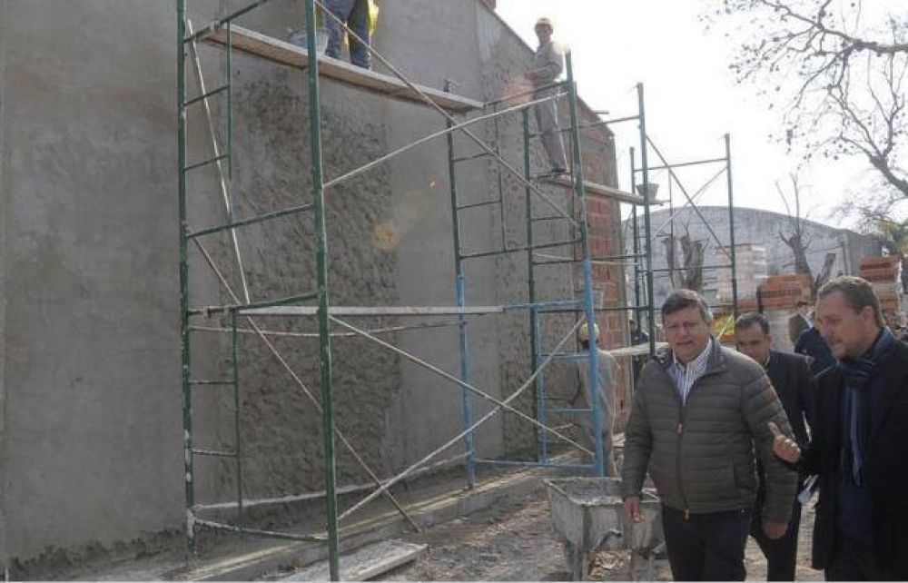 Peppo destac� las obras en el hospital de Barranqueras