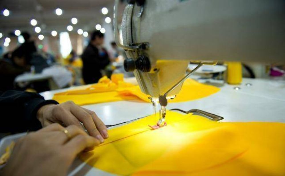 Empresa textil suspende personal y cierra durante dos meses