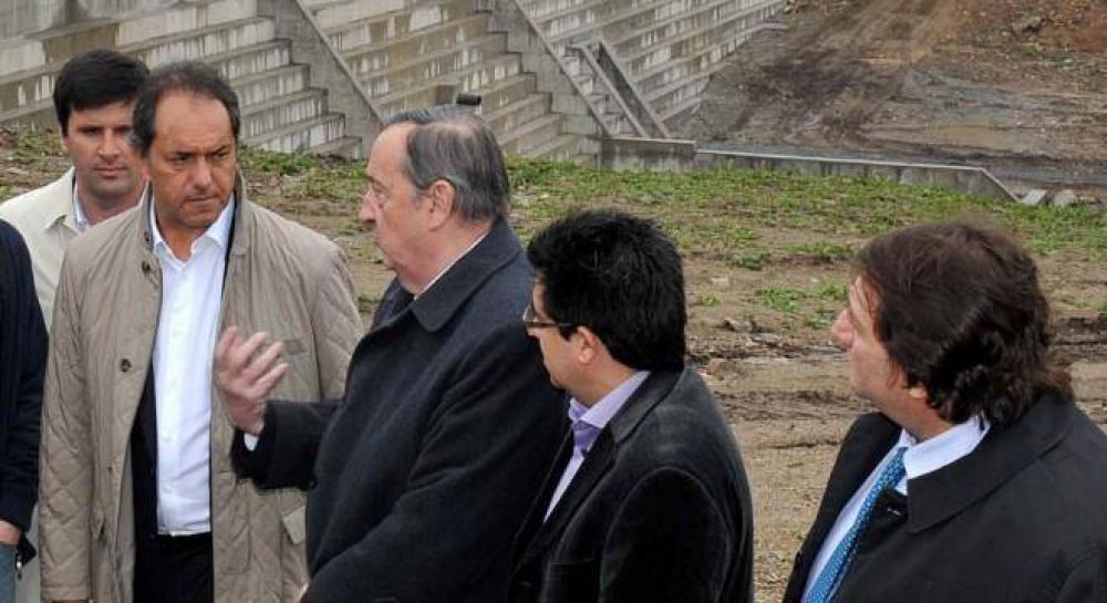 Los misteriosos cheques de Scioli al intendente de Tandil