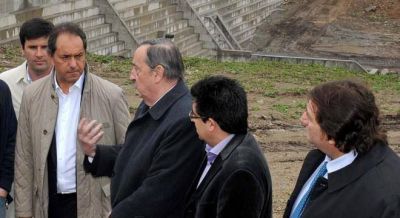 Los misteriosos cheques de Scioli al intendente de Tandil
