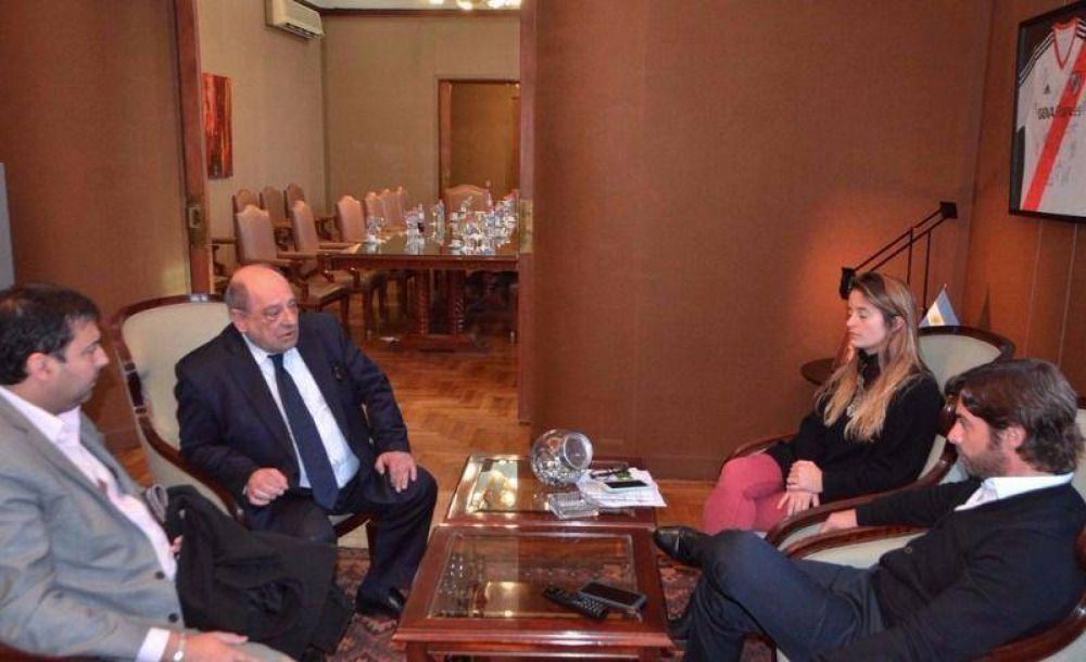 Arroyo se reuni� con Salvai y le mostr� los 