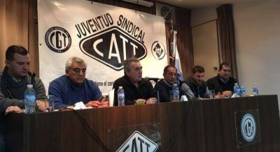 Schmid acus� a Macri de buscar una 