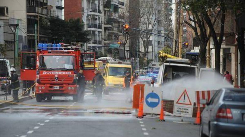 Conmoci�n en Barracas: un muerto y dos operarios graves por un escape de gas