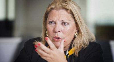 Carri� volvi� a la carga contra Scioli y lo acus� de pagar $1500 millones para silenciar a los medios