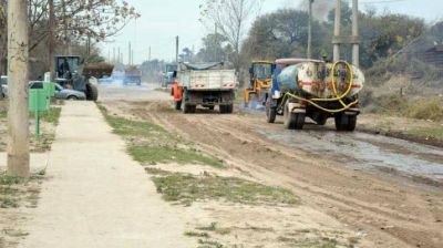 Amplio operativo de limpieza en barrios bande�os