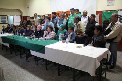 Sindicatos y el gobierno evaluar�n hoy el paro estatal
