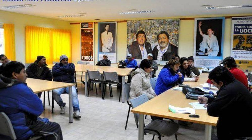 En la sede de la UOCRA Viedma se entregaron tarjetas sociales para desocupados