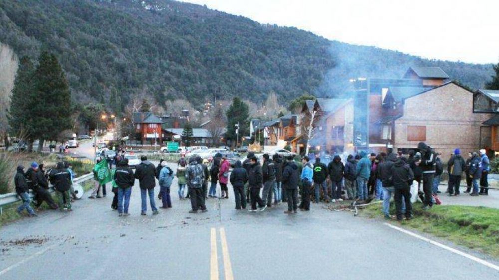 Sector disidente de ATE impide el acceso a Chapelco