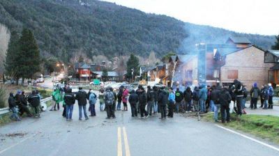 Sector disidente de ATE impide el acceso a Chapelco