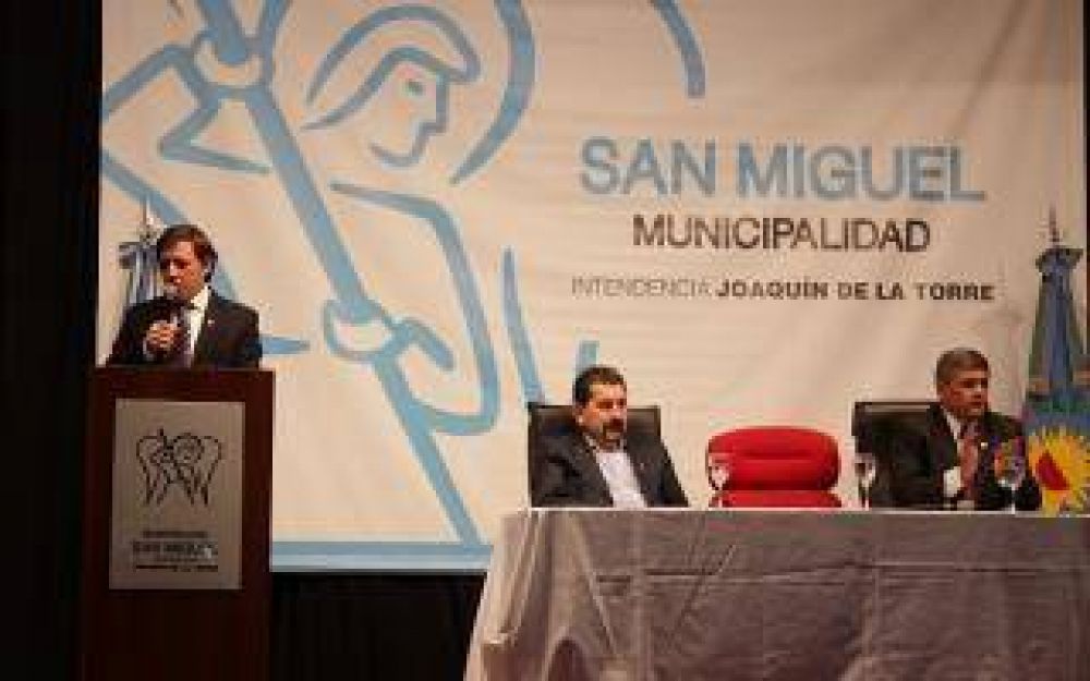 Aprobaron la licencia de De la Torre y Jaime M�ndez jur� como Intendente