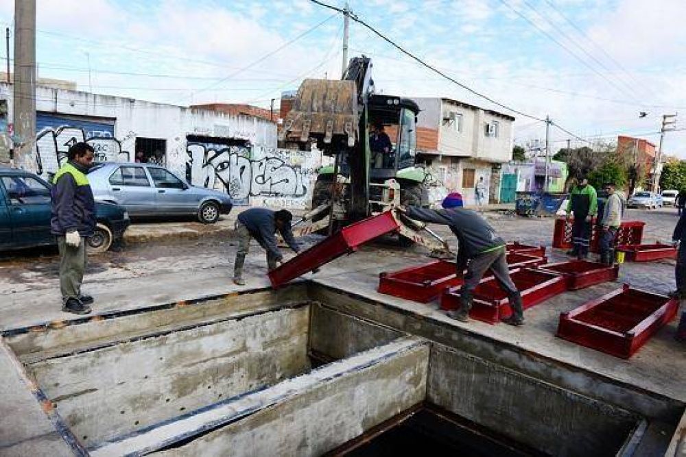 Obras hidrulicas en la calle Uruguay