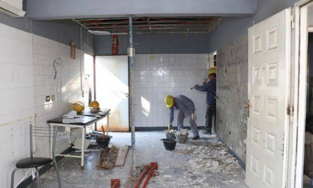 Encaran reformas edilicias en el Hospital Sanguinetti y en el Centro de Salud de Manuel Alberti
