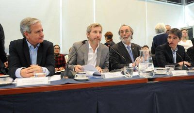 Frigerio present� el proyecto de reforma pol�tica