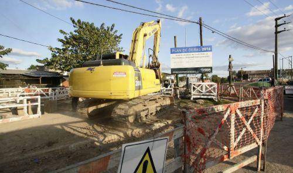Ponen en marcha un extenso plan de asfaltado y bacheo