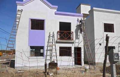 La construcci�n de a poco va saliendo a flote