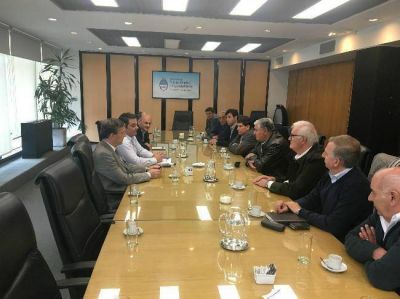 Por tarifas de luz, cooperativistas se reunieron en Trabajo