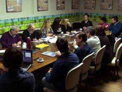 L�pez present� el proyecto del Parque E�lico en el Concejo Deliberante