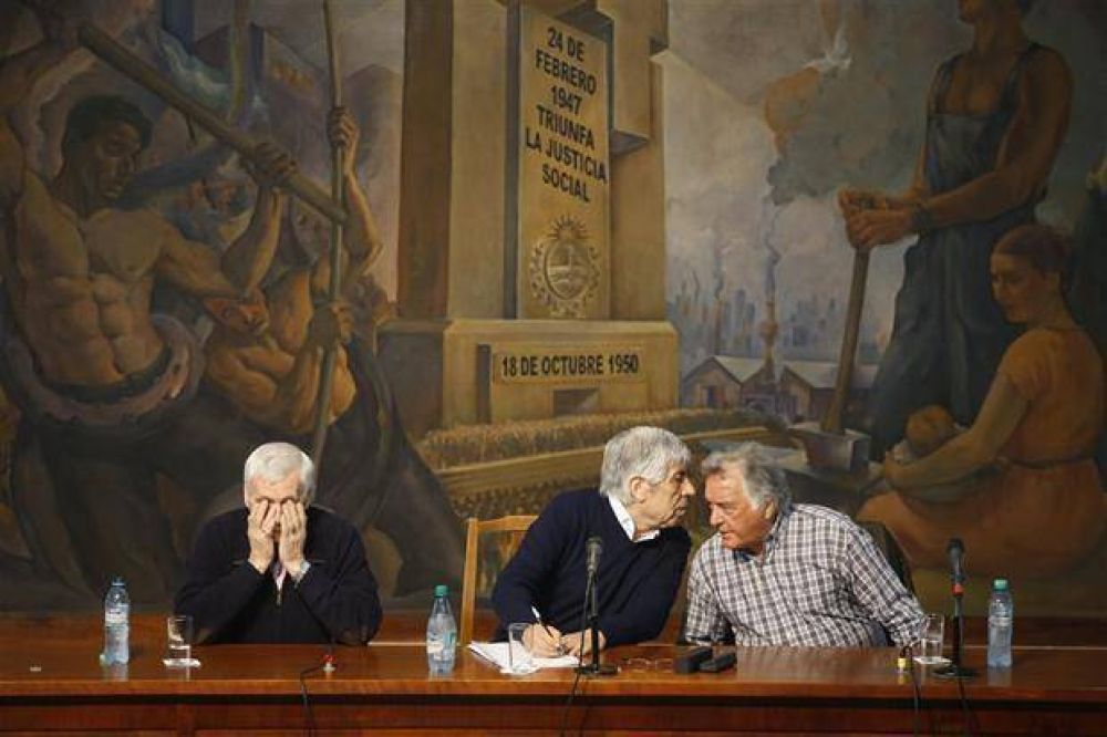 Prepara la CGT la escena para la unidad, pero siguen las diferencias