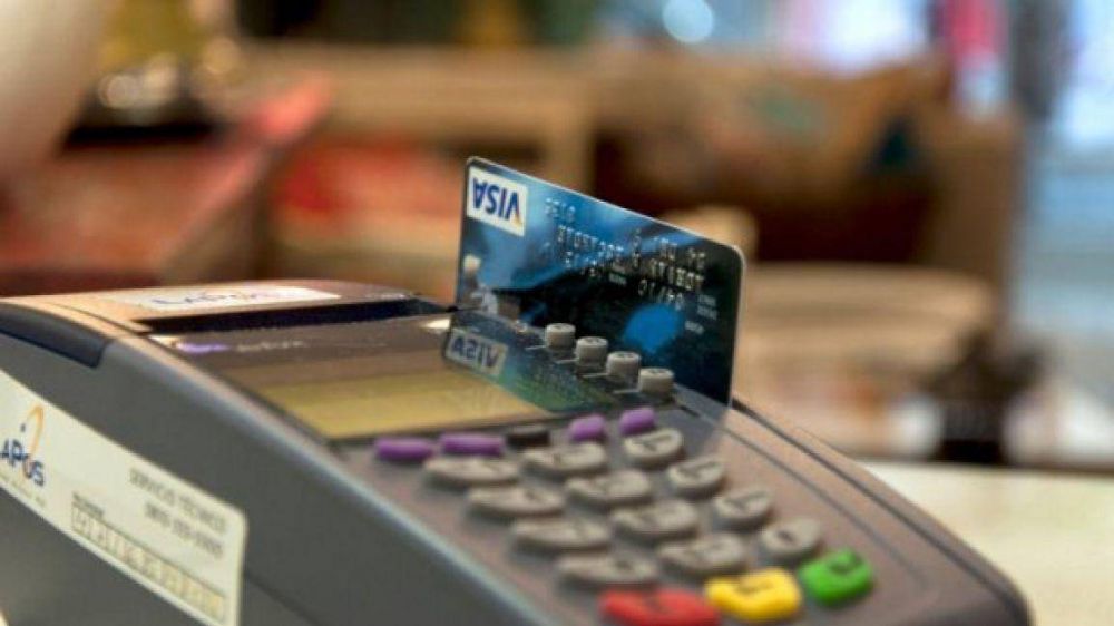 �Chau billete? Comercios deber�n aceptar el pago con debito desde los 10 pesos